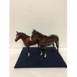A VINTAGE GLOSS BESWICK BAY HORSE WITH BLACK TAIL AND MANE, WHITE BLAZE AND TWO FRONT WHITE