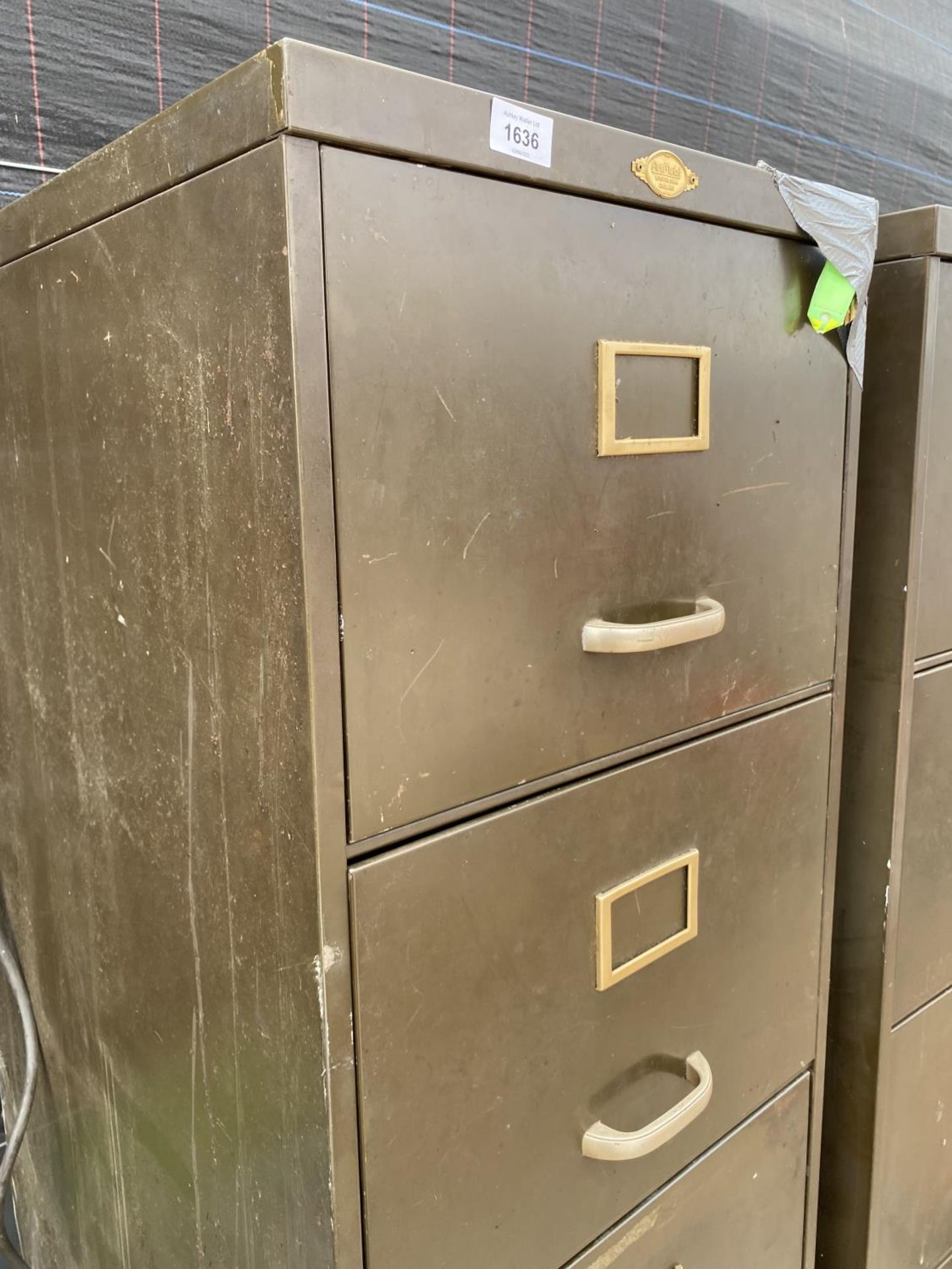 A VINTAGE FOUR DRAWER FILING CABINET - Image 2 of 3