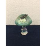 AN IRIDESCENT/PEARLESCENT GLASS MUSHROOM PAPERWEIGHT WITH BUTTERFLY - 9.5CM