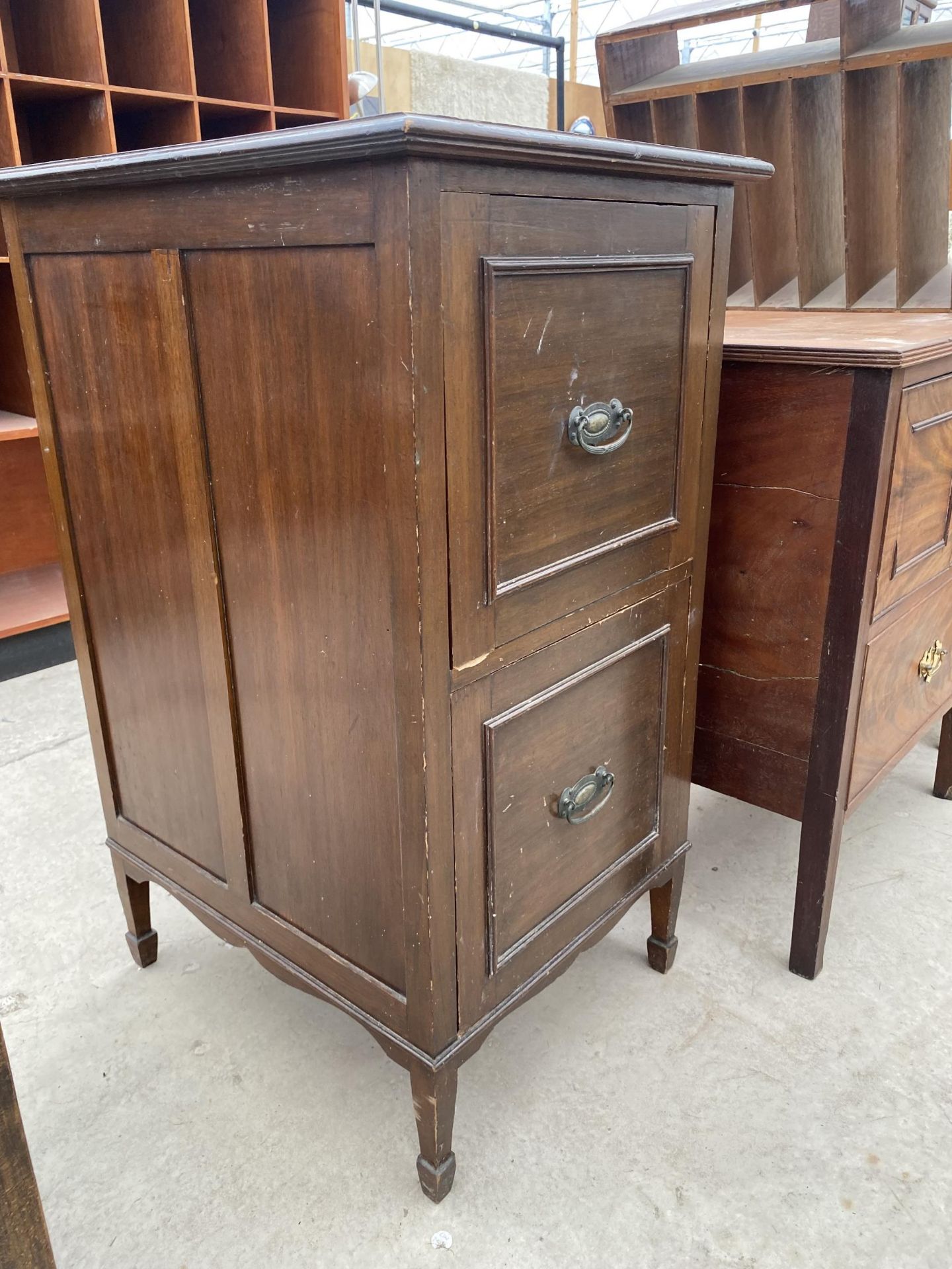 AN EDWARDIAN TWO DRAWER FILING CABINET AND VICTORIAN COMMODE - Image 3 of 5