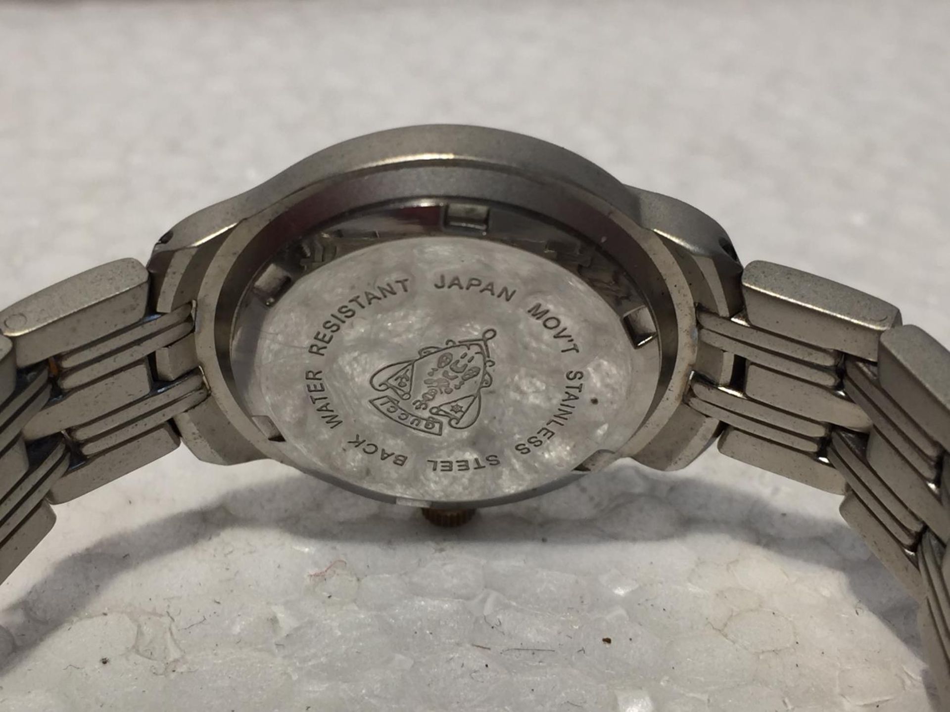 A FASHION WRISTWATCH WORKING AT TIME OF CATALOGUING - Image 4 of 4