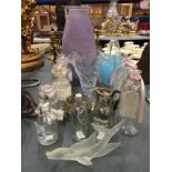 A QUANTITY OF GLASSWARE TO INCLUDE A CUT GLASS VASE, MURANO STYLE BAG VASE, A SIGNED DEER
