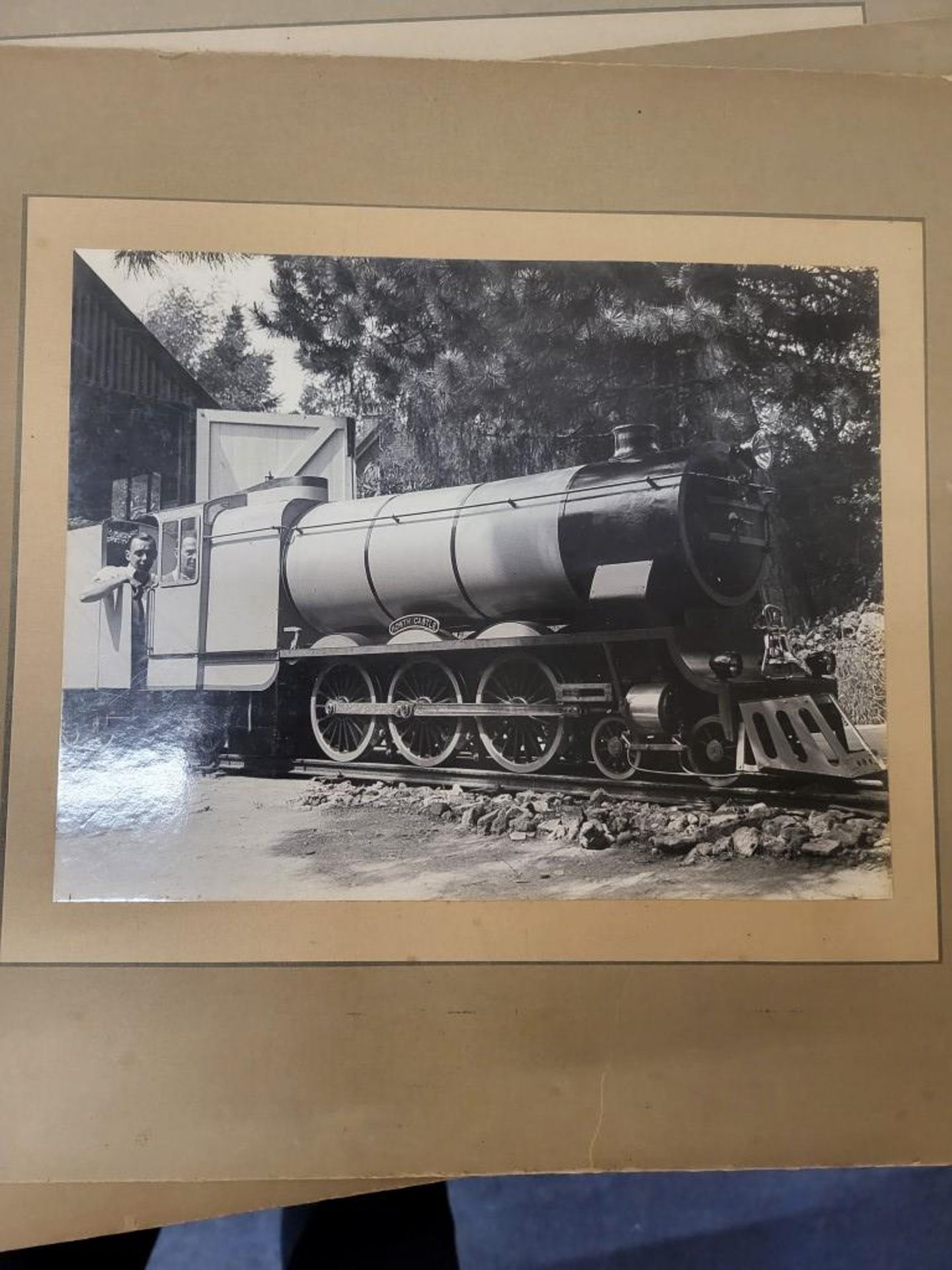 A RAILWAY LOCOMOTIVE AND TENDER - BLUE PACIFIC, WITH CAST ALLOY NAME PLATES - 15 INCH GAUGE, FOR - Image 24 of 37