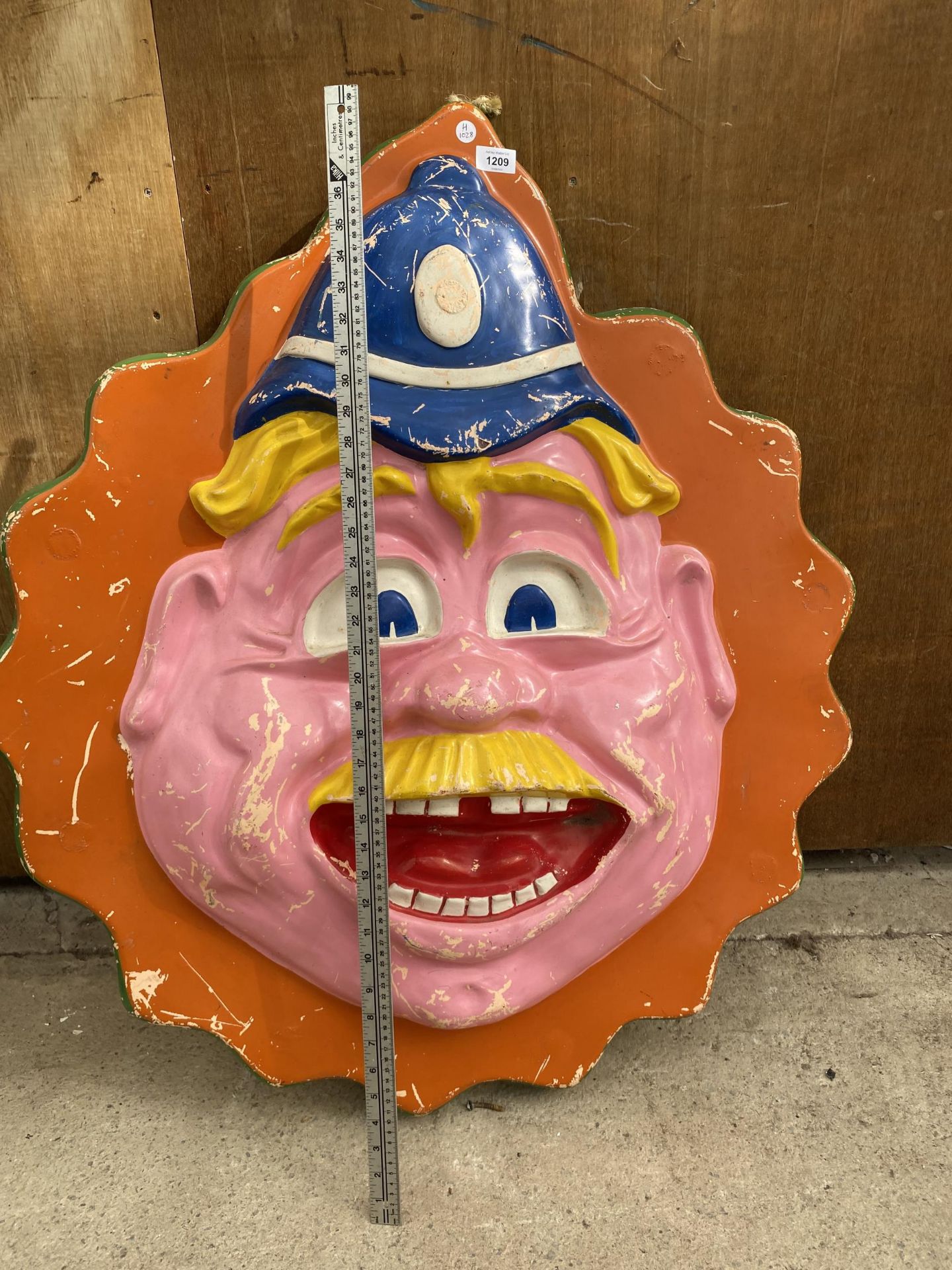 A 1960'S LAUGHING CLOWN FAIRGROUND SIGN - Image 4 of 4