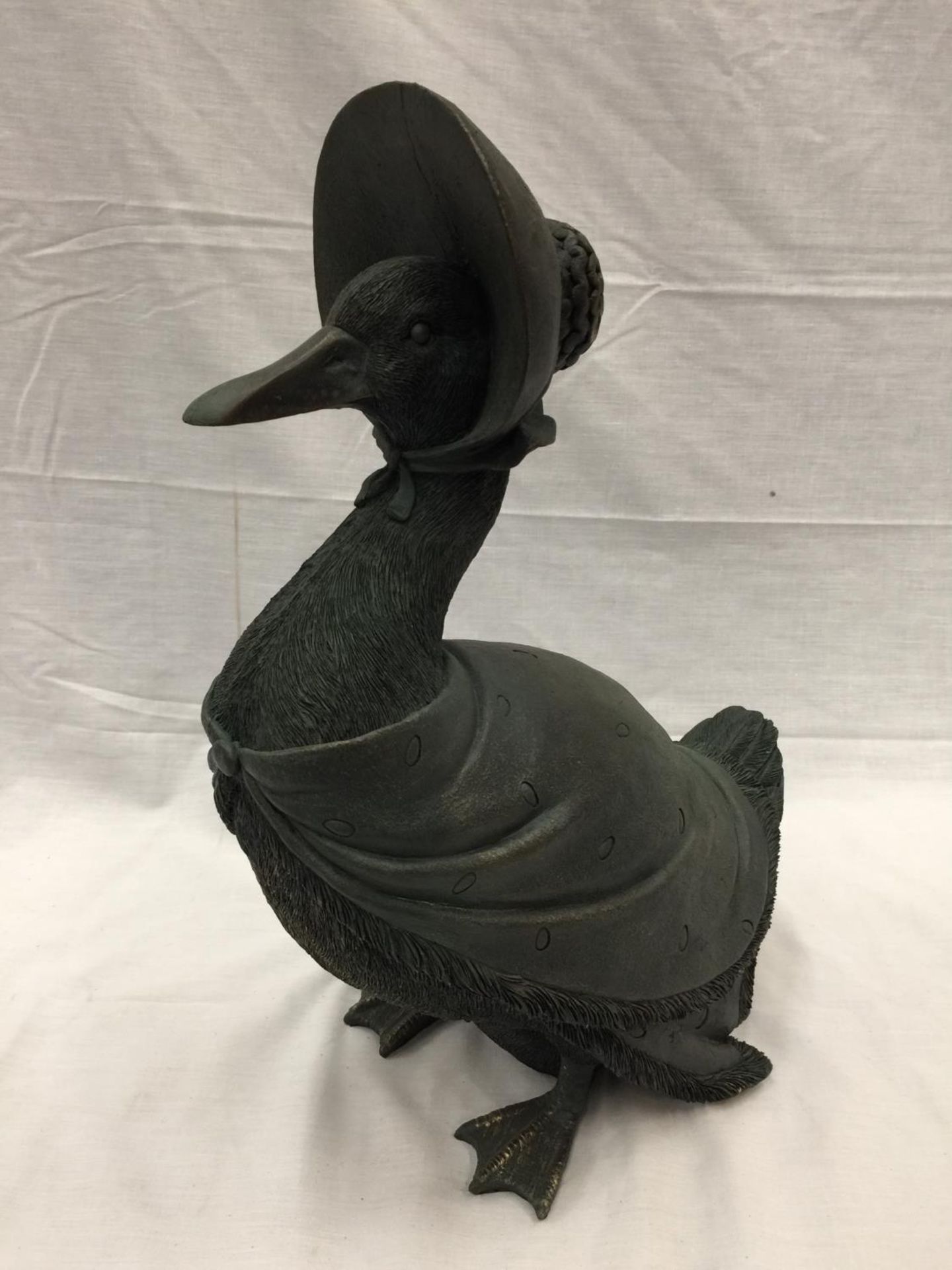 A GEMIMA PUDDLE DUCK GARDEN ORNAMENT H: 44CM