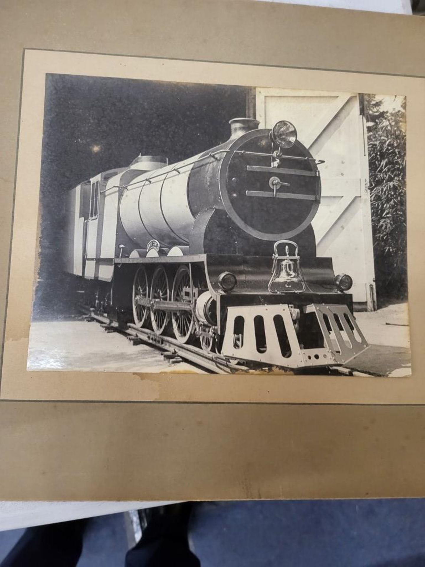 A RAILWAY LOCOMOTIVE AND TENDER - BLUE PACIFIC, WITH CAST ALLOY NAME PLATES - 15 INCH GAUGE, FOR - Image 33 of 37