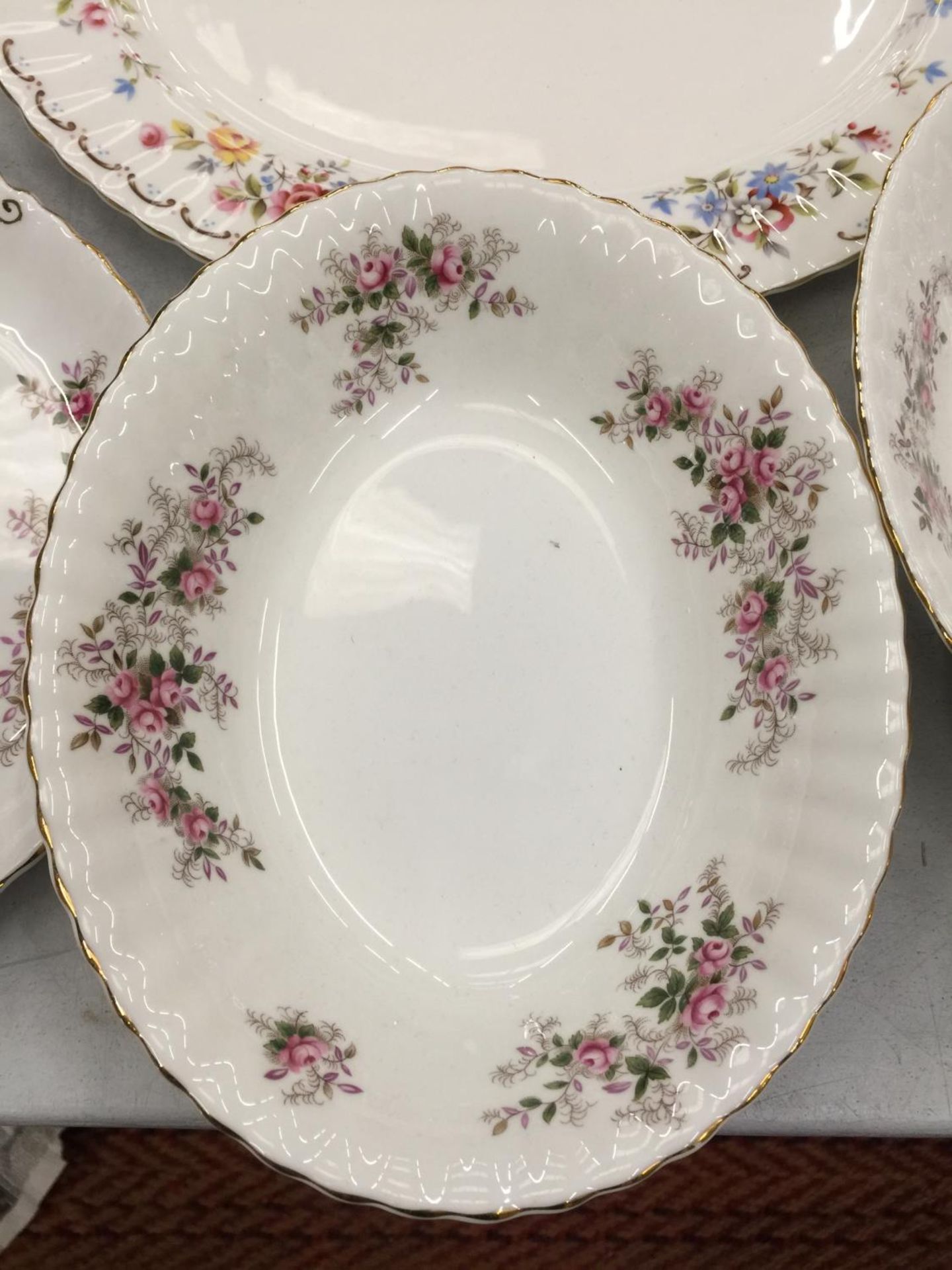 A ROYAL ALBERT 'LAVENDER ROSE' SERVING PLATE, SANDWICH PLATE AND SERVING BOWLS, PLUS A 'JUBILEE - Image 2 of 9