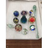 A QUANTITY OF GLASS PAPERWEIGHTS TO INCLUDE M'DINA AND CAITHNESS