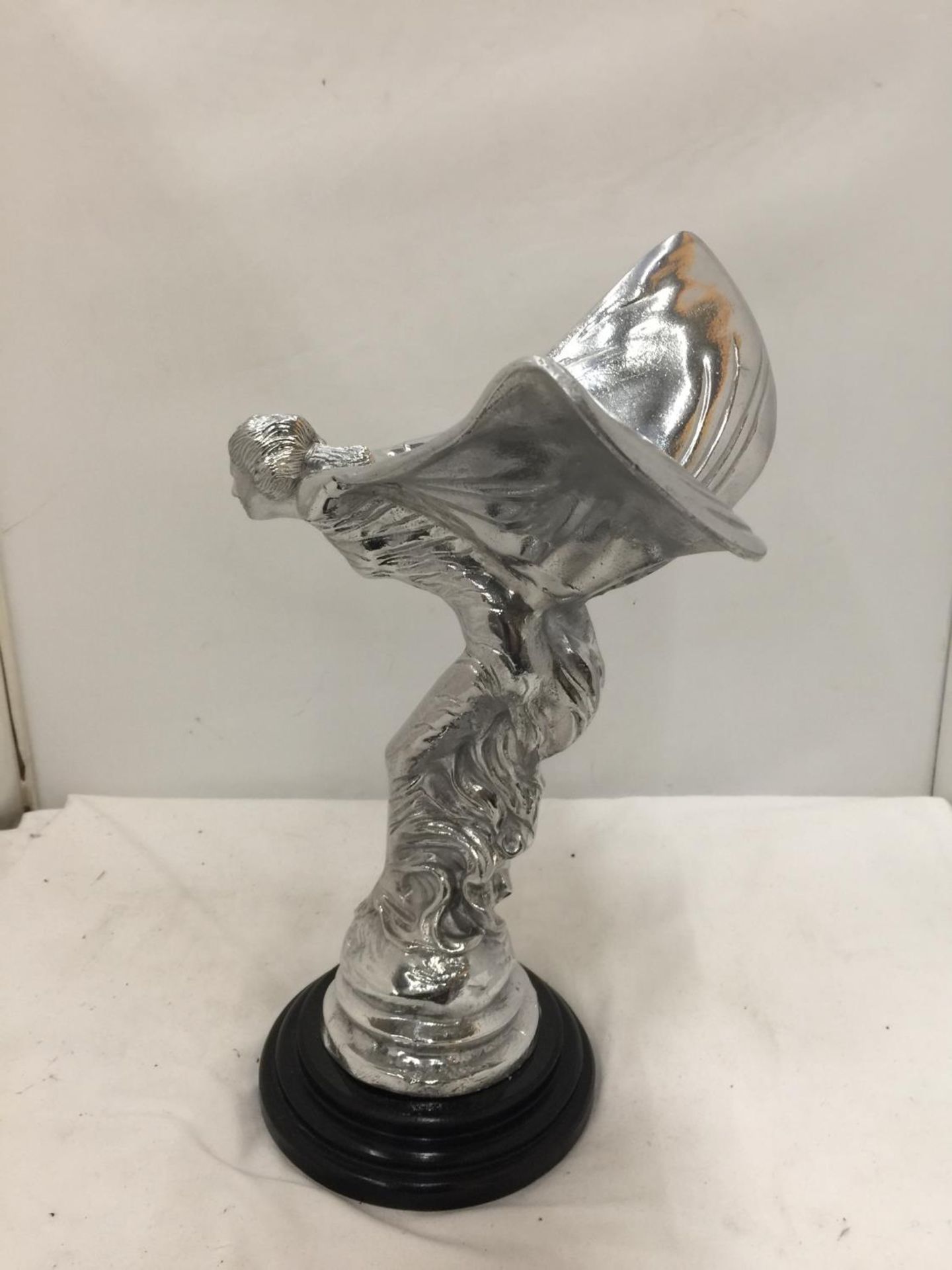 A LARGE CHROME 'SPIRIT OF ECSTASY' ON A BASE HEIGHT 37CM - Image 2 of 5