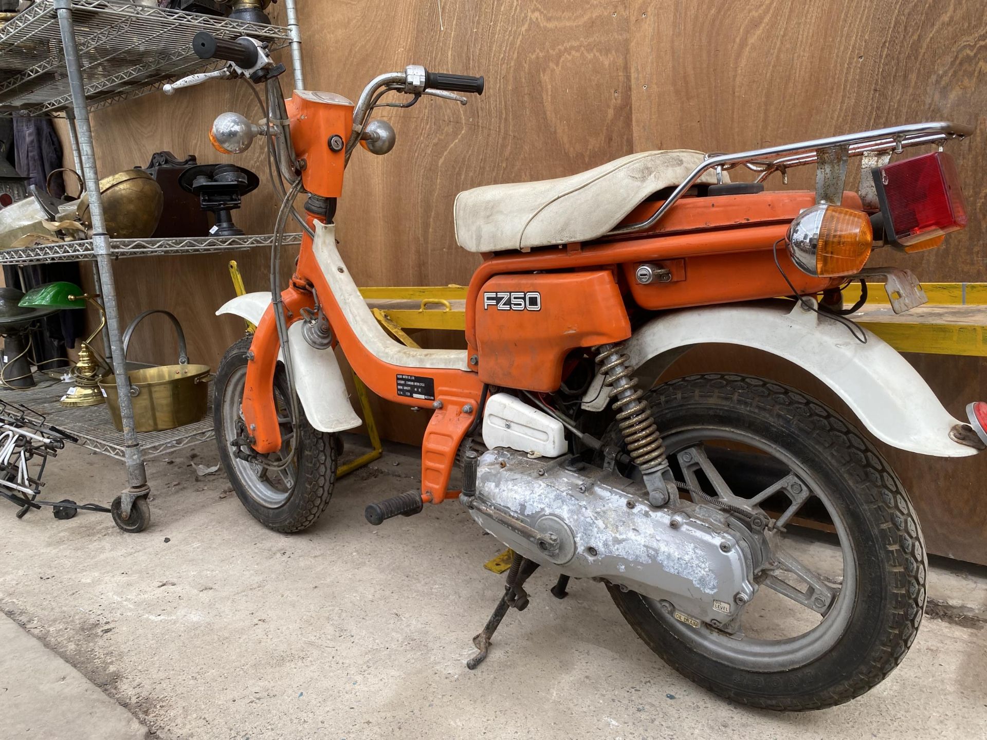 A FZ50 SUZUKI WITH LOG BOOK AND KEY,MILEAGE 611 MILES, REGISTRATION WNA 608X TO INCLUDE A HAND - Image 6 of 15