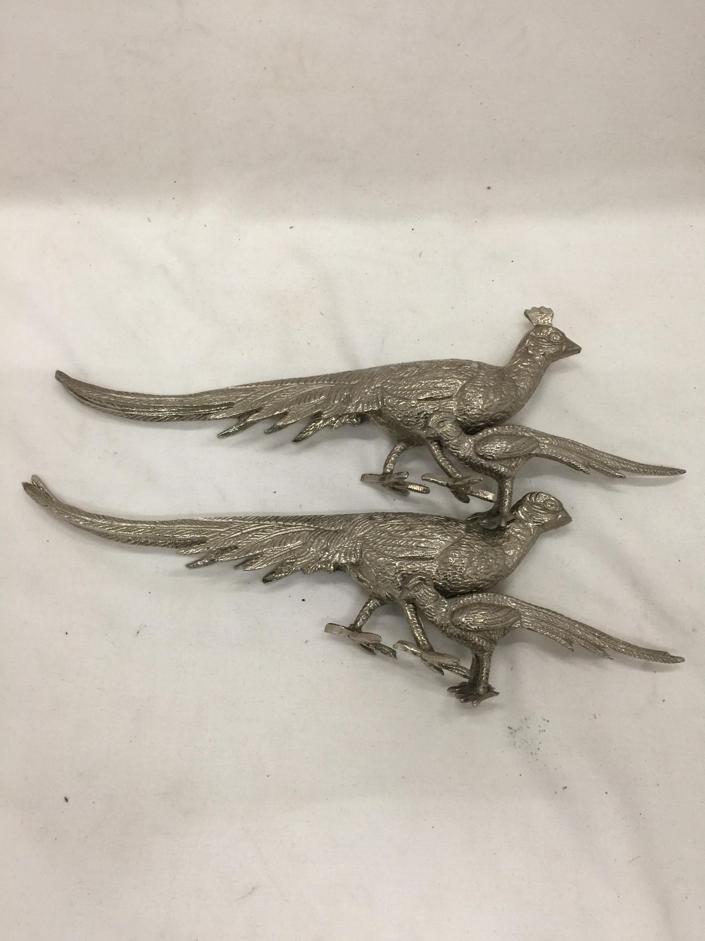 A LARGE AND SMALLER PAIR OF SILVER PLATED PHEASANTS - Image 5 of 5