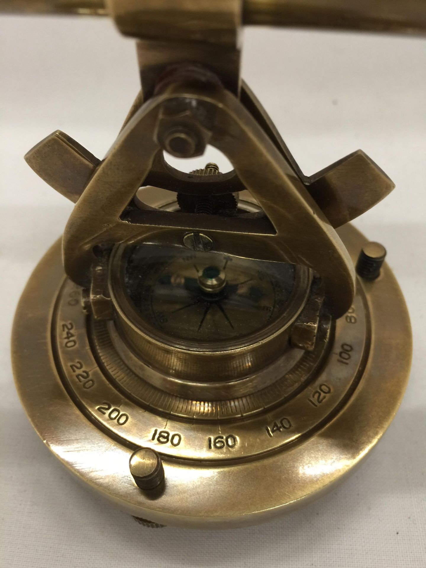 A BRASS TELESCOPE AND COMPASS HEIGHT 10CM - Image 6 of 6