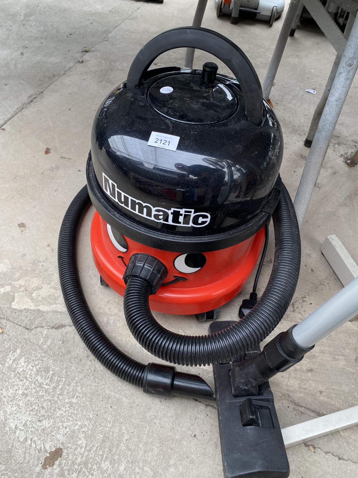 A NUMATIC HENRY HOOVER