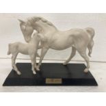 BESWICK SPIRIT OF AFFECTION MARE AND FOAL ON WOODEN PLINTH - 28 CM FROM FOAL TO END OF MARE'S TAIL -