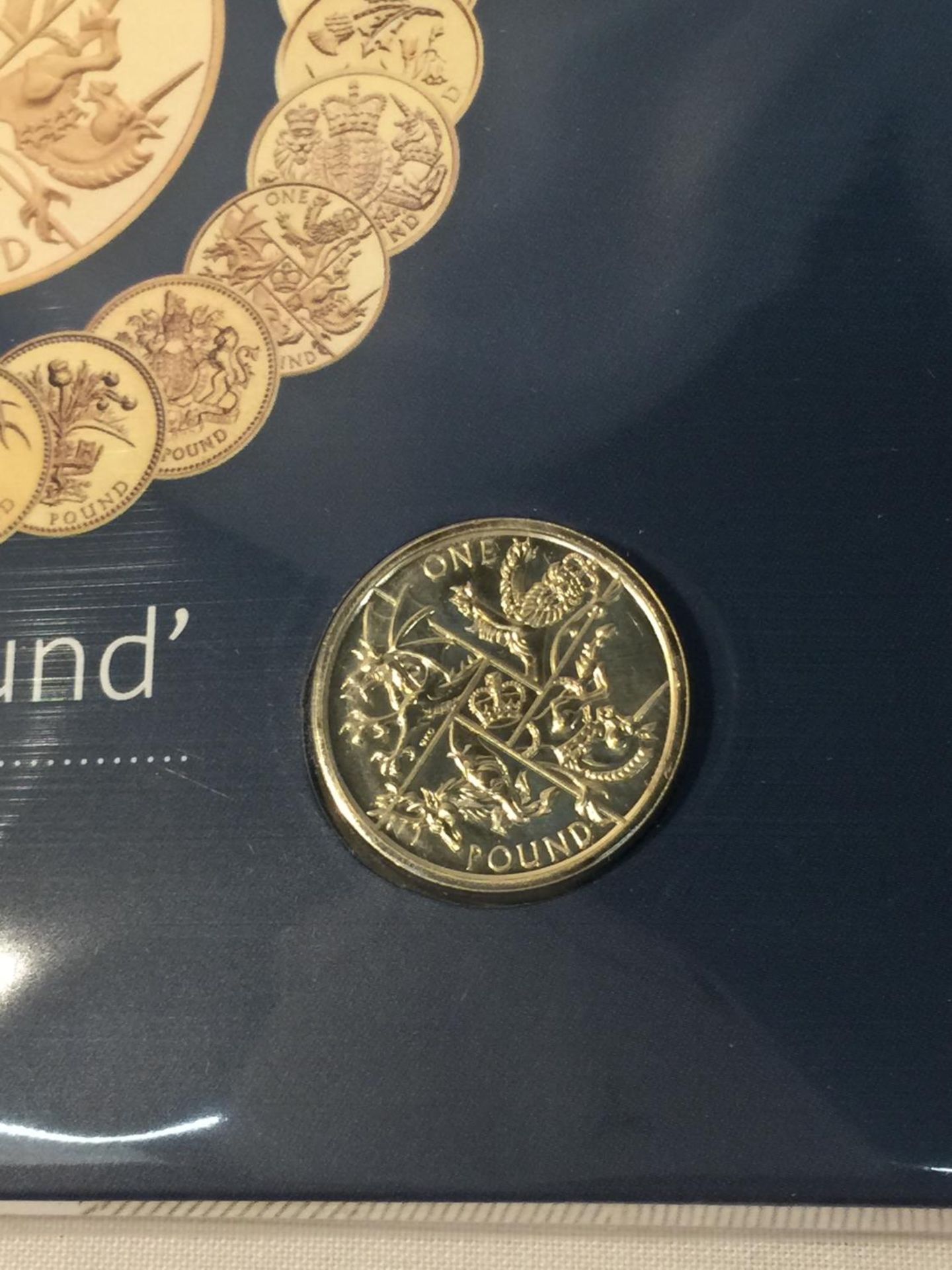 A UNITED KINGDOM ROYAL MINT 2016 “THE LAST ROUND POUND” - Image 2 of 3