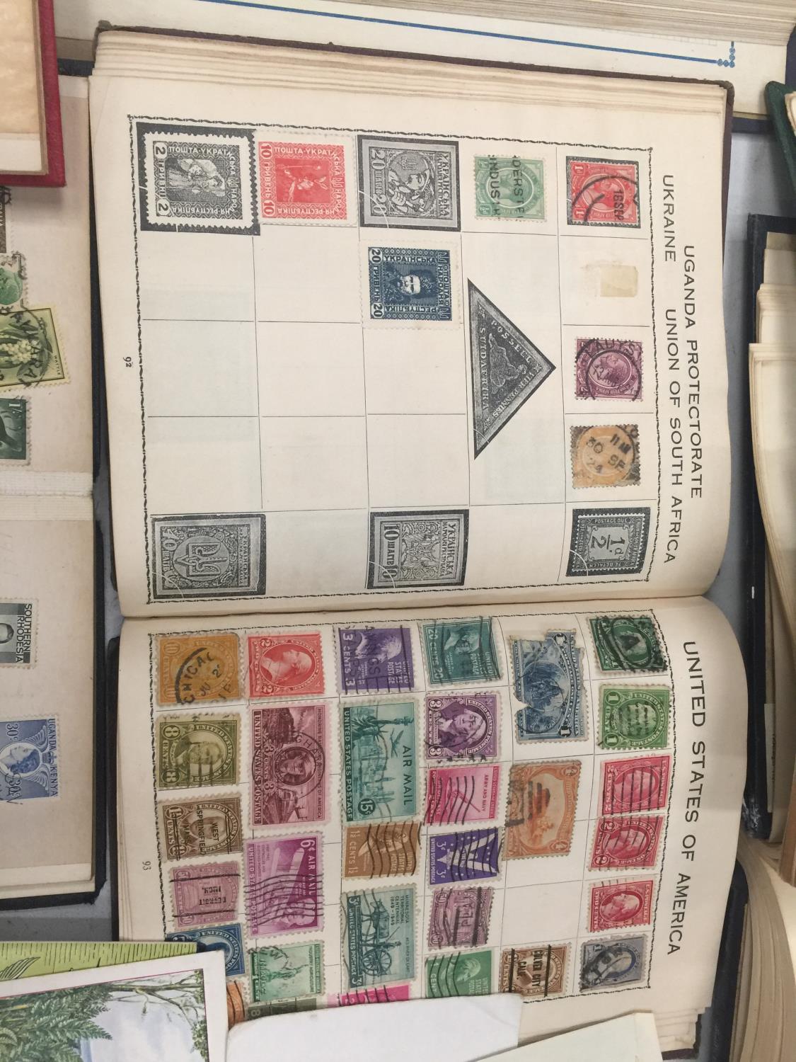 A LARGE COLLECTION OF STAMPS TO INCLUDE SEVERAL WORLD ALBUMS, SOME FIRST DAY COVERS AND LOOSE STAMPS - Image 9 of 13