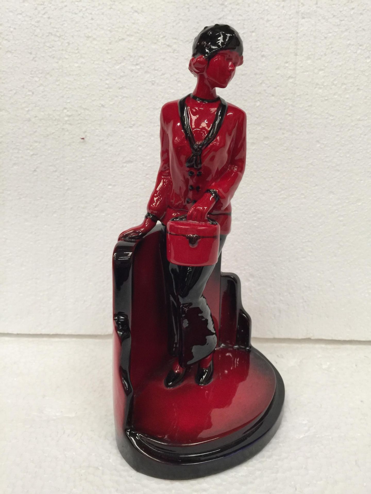 A PEGGY DAVIES RUBY FUSION ART DECO FIGURINE - 26 CM IN HEIGHT - Image 2 of 7