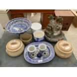 A COLLECTION OF CERAMIC WARE TO INCLUDE A BLUE AND WHITE DISH, TWO STONE WARE TUREENS AND AN