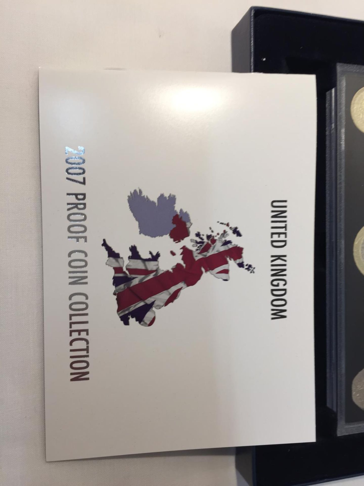 A UNITED KINGDOM ROYAL MINT 2007 COIN SET, WITH COA - Image 3 of 4