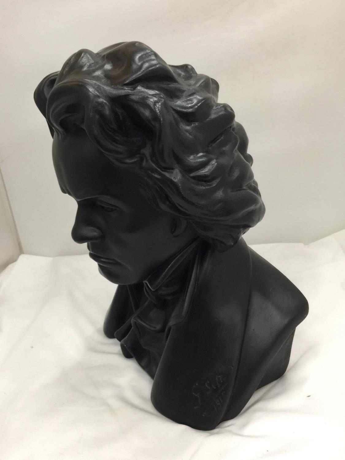A HEAVY BUST OF BEETHOVEN ENGRAVED WITH SIGNATURE G. SETT 1915 H: 38CM - Image 3 of 5