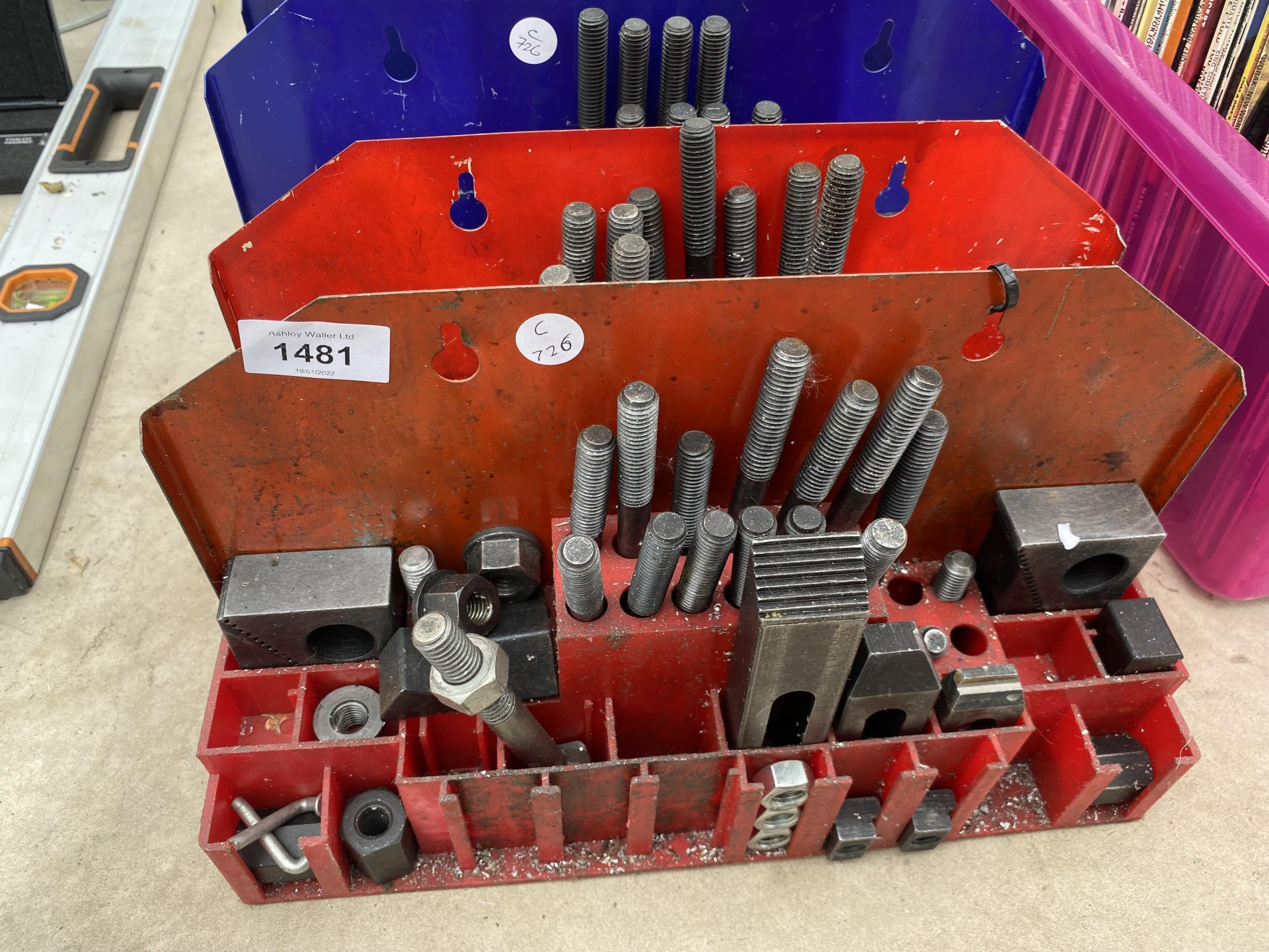 A COLLECTION OF ENGINEERS BLOCKS AND THREADED BARS - Image 2 of 5