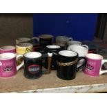 A MIXED LOT OF COLLECTABLE MUGS TO INCLUDE MUMMY RULES, ROCKER, DADDY ROCKS, THE BOSS ETC