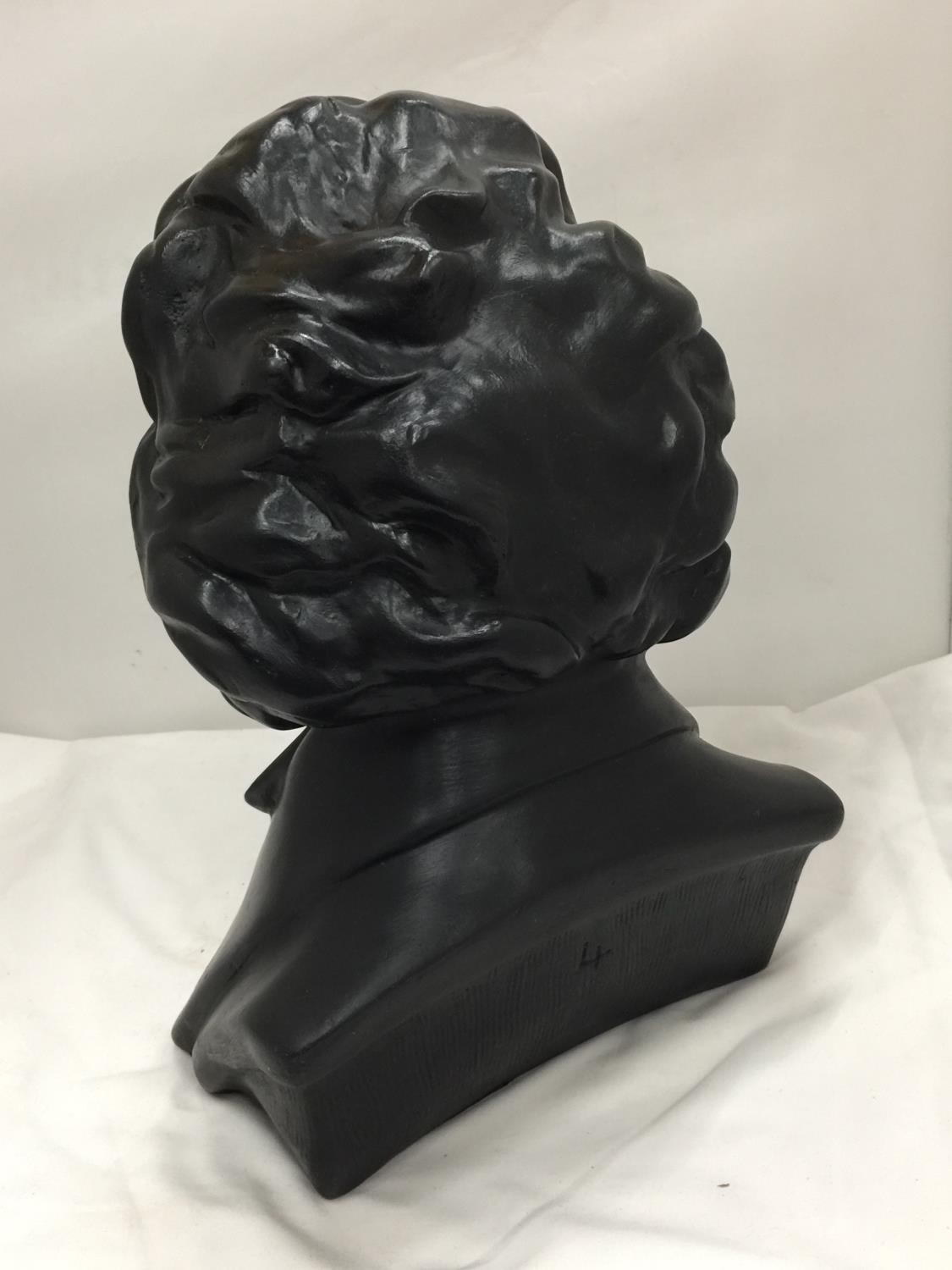 A HEAVY BUST OF BEETHOVEN ENGRAVED WITH SIGNATURE G. SETT 1915 H: 38CM - Image 5 of 5