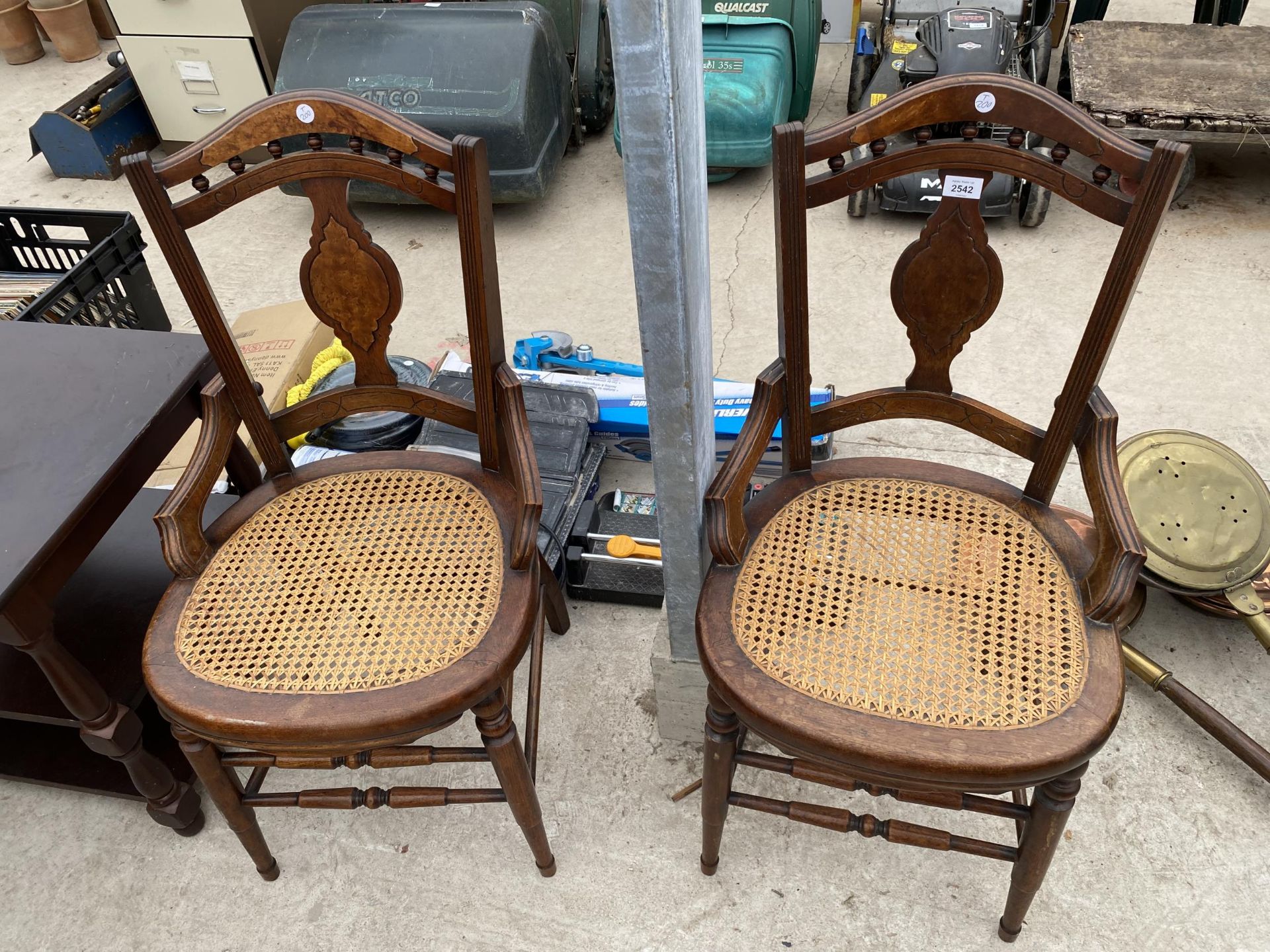 A PAIR OF EDWARDIAN BEDROOM CHAIRS AND LAMP TABLE