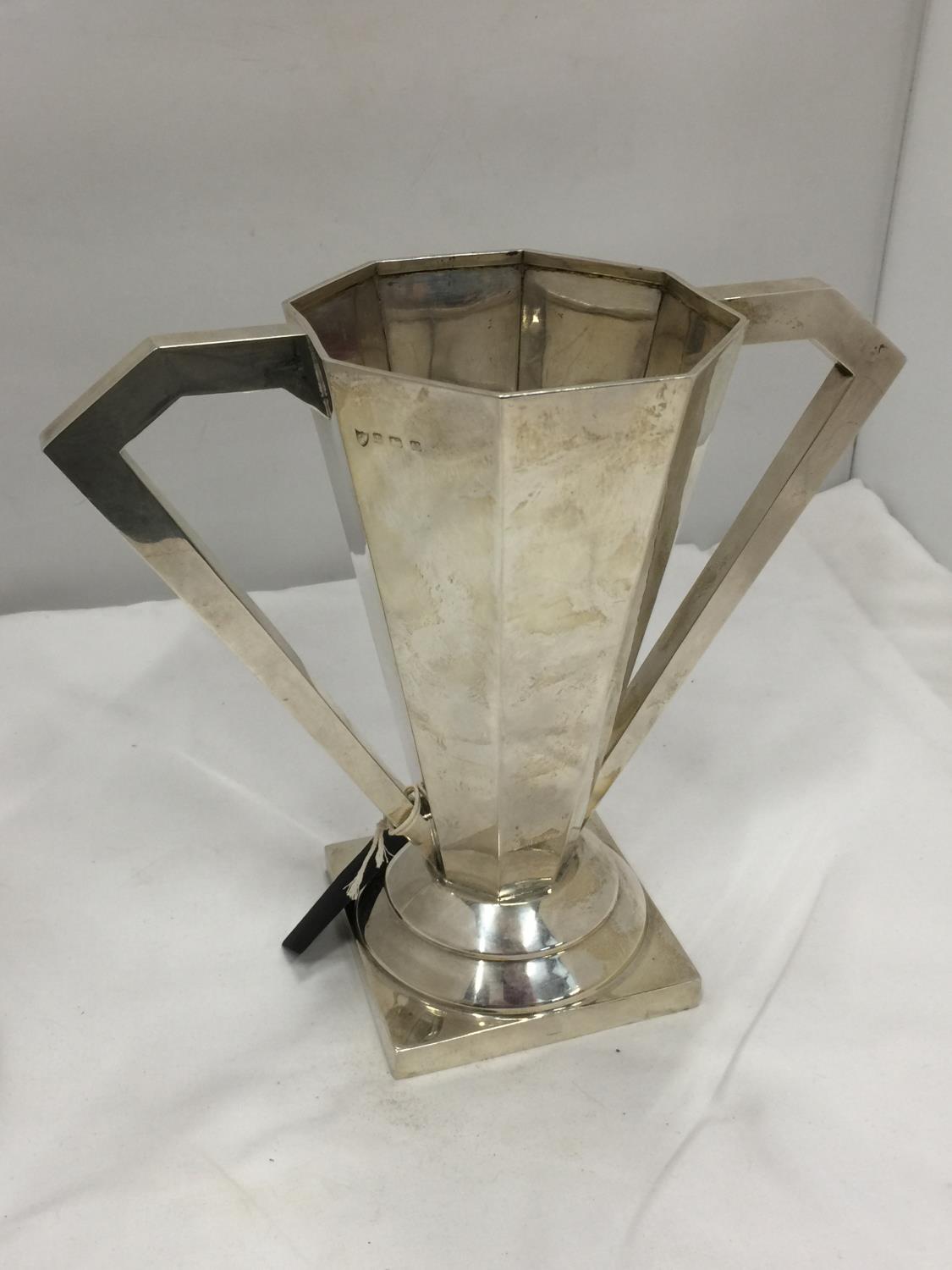 A SILVER ART DECO STYLE GREYHOUND RACING TROPHY ENGRAVED 10TH ANNIVERSARY DERBY MEETING WON BY - Image 6 of 8