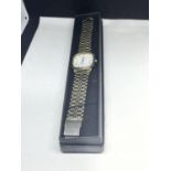 A SEIKO WRIST WATCH IN A PRESENTATION BOX SEEN WORKING BUT NO WARRANTY GIVEN