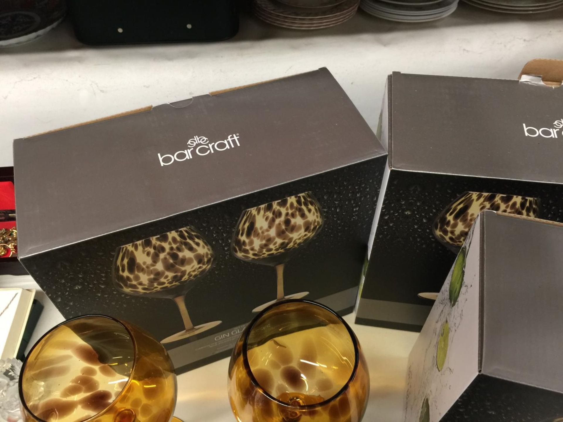 THREE BOXES EACH CONTAINING TWO BARCRAFT GIN GLASSES WITH A TORTOISHELL COLOURING, A BOXED COPPER - Image 4 of 5