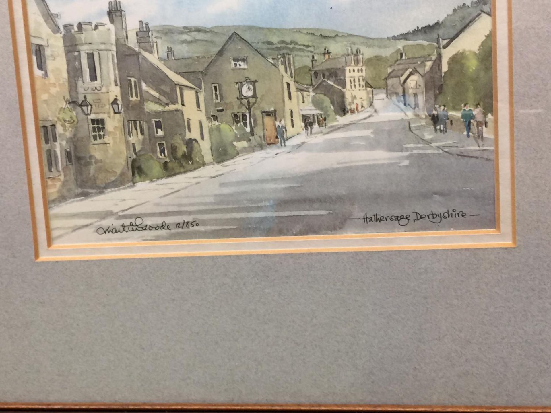 A PAIR OF FRAMED WATERCOLOURS OF HATHERSAGE AND THE CAT AND FIDDLE INN IN BUXTON - 32 X 28 CM TO - Image 4 of 4