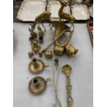 A QUANTITY OF BRASSWARE TO INCLUDE A HORN, SPIRIT MEASURES, WEE WILLIE WINKIE CANDLE HOLDERS, ANIMAL
