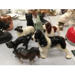 A QUANTITY OF CERAMIC ANIMALS TO INCLUDE A VINTAGE KITSCH CAT WITH GLASS EYES, SHEEP, DOGS, DUCK,