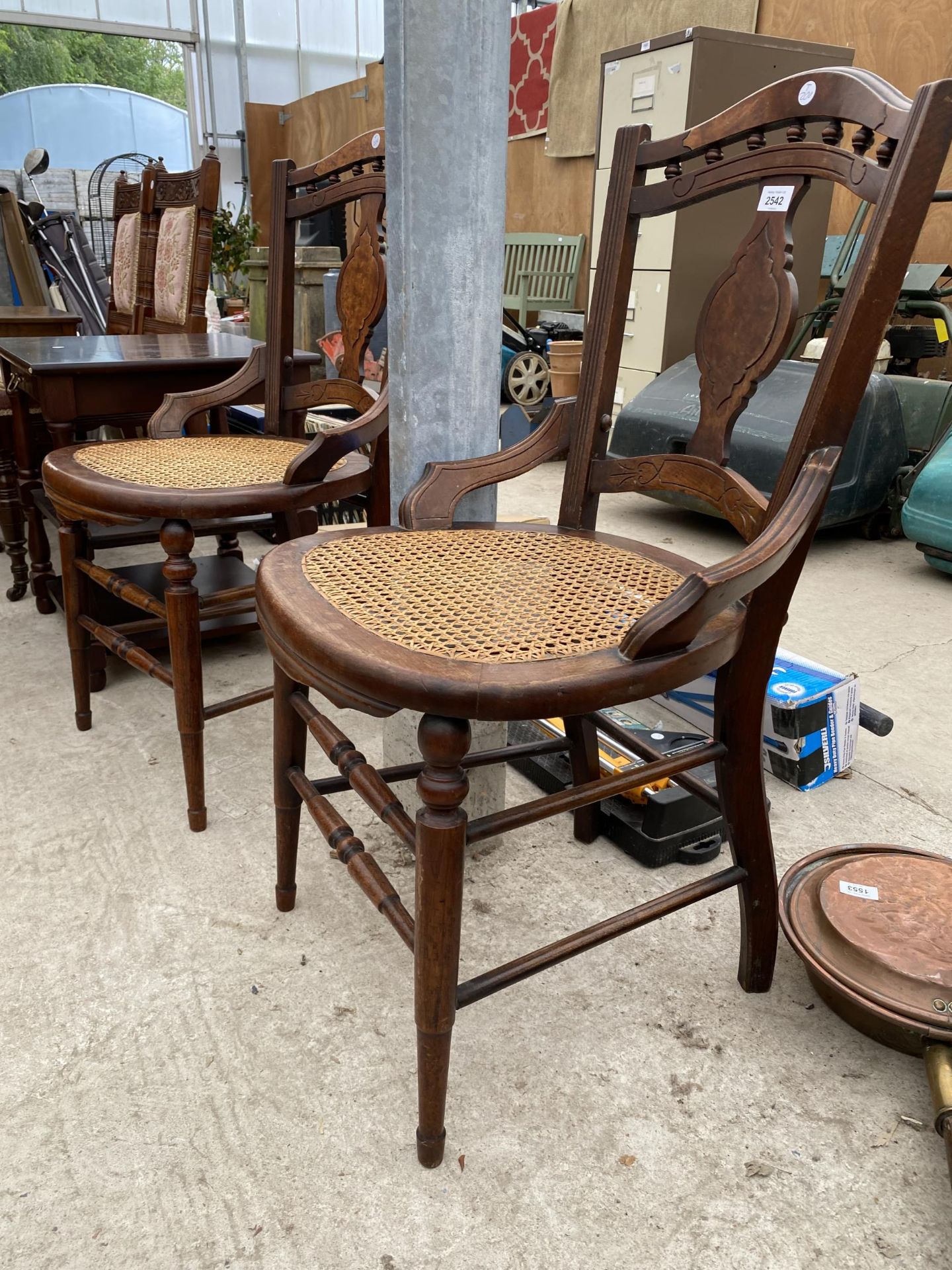 A PAIR OF EDWARDIAN BEDROOM CHAIRS AND LAMP TABLE - Image 2 of 3