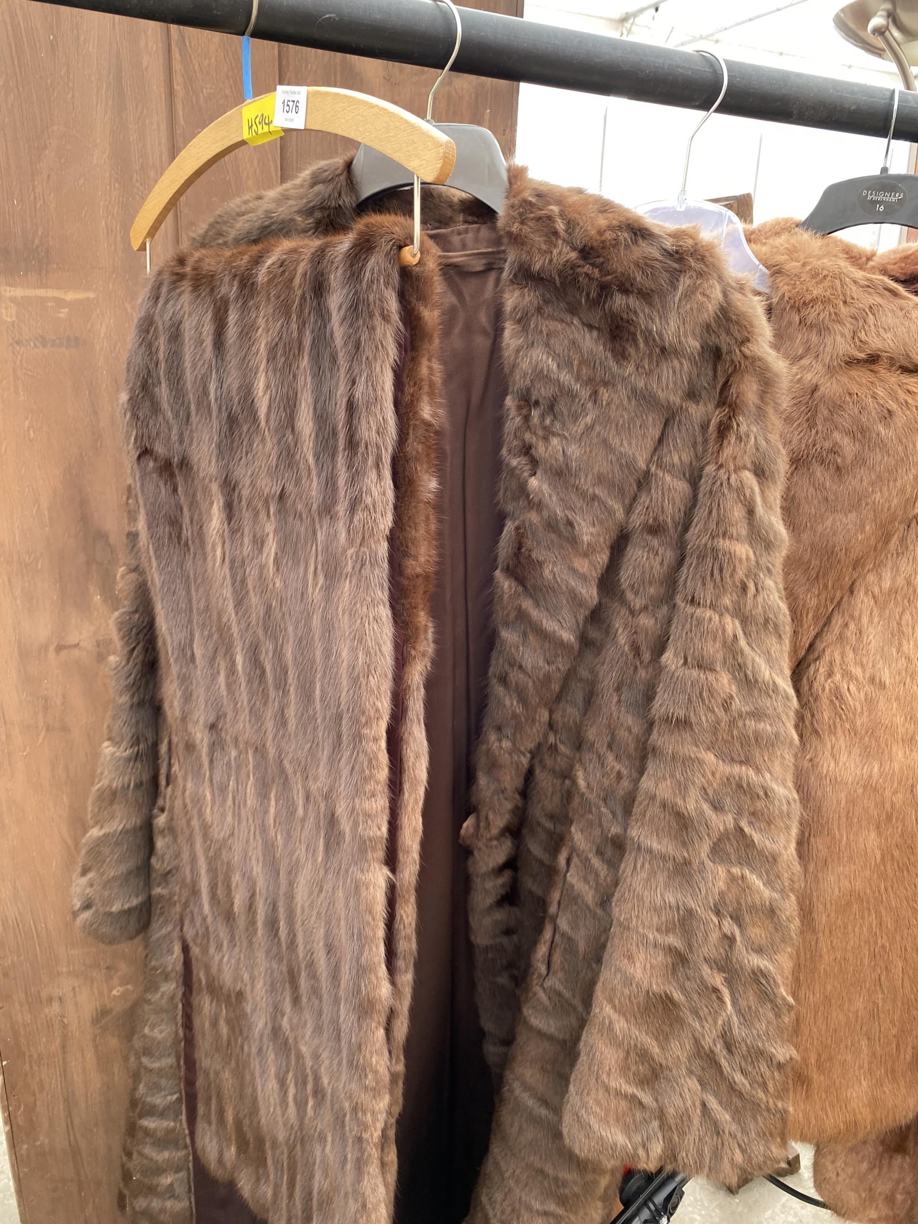 THREE LADIES FUR COATS AND A FUR STOLE - Image 2 of 5