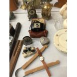 A MIXED LOT OF ITEMS TO INCLUDE TWO ORNATE BRASS MANTLE CLOCKS, A WESTCLOX BABY BEN ALARM CLOCK,