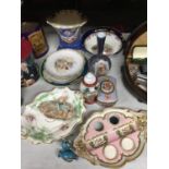 A QUANTITY OF POTTERY ITEMS TO INCLUDE A DELICATE PINK PATTERNED INKWELL - A/F, CUPID CABINET