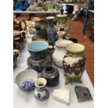 A QUANTITY OF STUDIO POTTERY BOWLS, JUGS, VASES, ETC TO INCLUDE A ROYAL DOULTON EWER JUG - SMALL