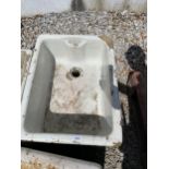 A WHITE BELFAST SINK (61CM X 47CM)