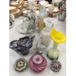 A QUANTITY OF STUDIO ART GLASS TO INCLUDE MURANO STYLE JUGS, VASES, BOWLS, BASKETS, PAPERWEIGHTS,