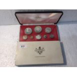 A CAYMAN ISLANDS 1974 COIN SET OF EIGHT IN A CASE