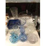 A QUANTITY OF GLASSWARE TO INCLUDE BOWLS, VASES, JUGS, BURRIDGE OF LONDON BOXED TUMBLERS, ETC