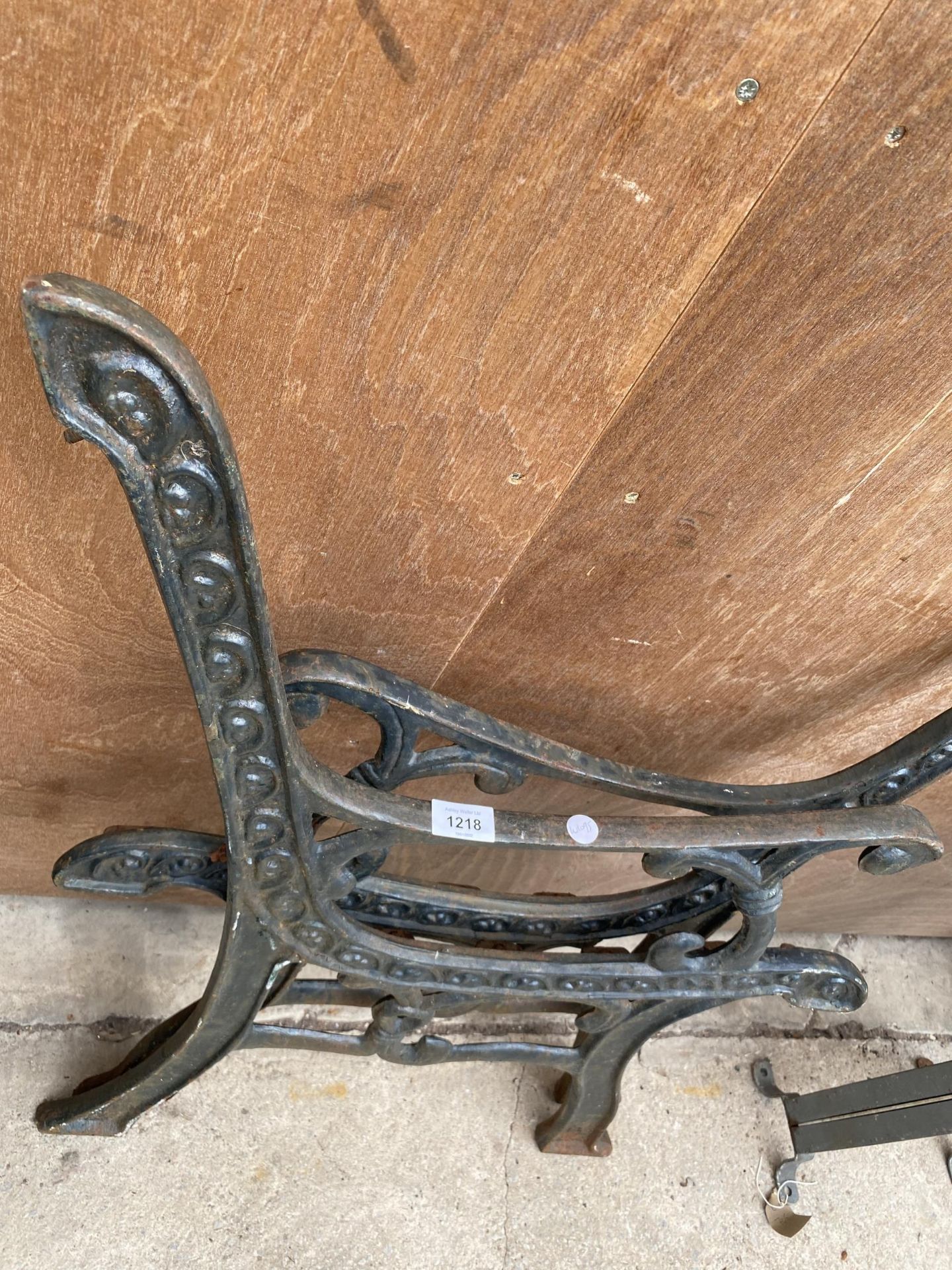 A PAIR OF DECORATIVE CAST IRON BENCH ENDS - Image 2 of 2