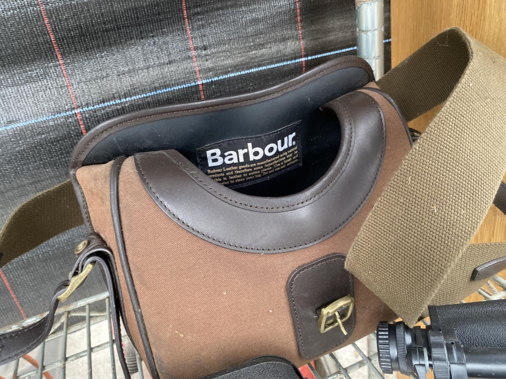 A BARBOUR CARRY CASE, BINOCULARS AND AN LYDC LONDON PURSE - Image 4 of 4