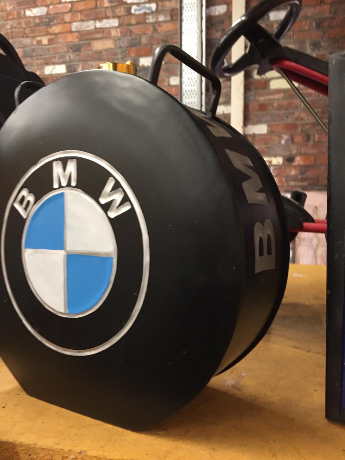 A BLACK BMW PETROL CAN - Image 2 of 3