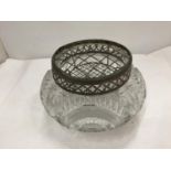 A VINTAGE CUT GLASS ROSE BOWL W: 21CM