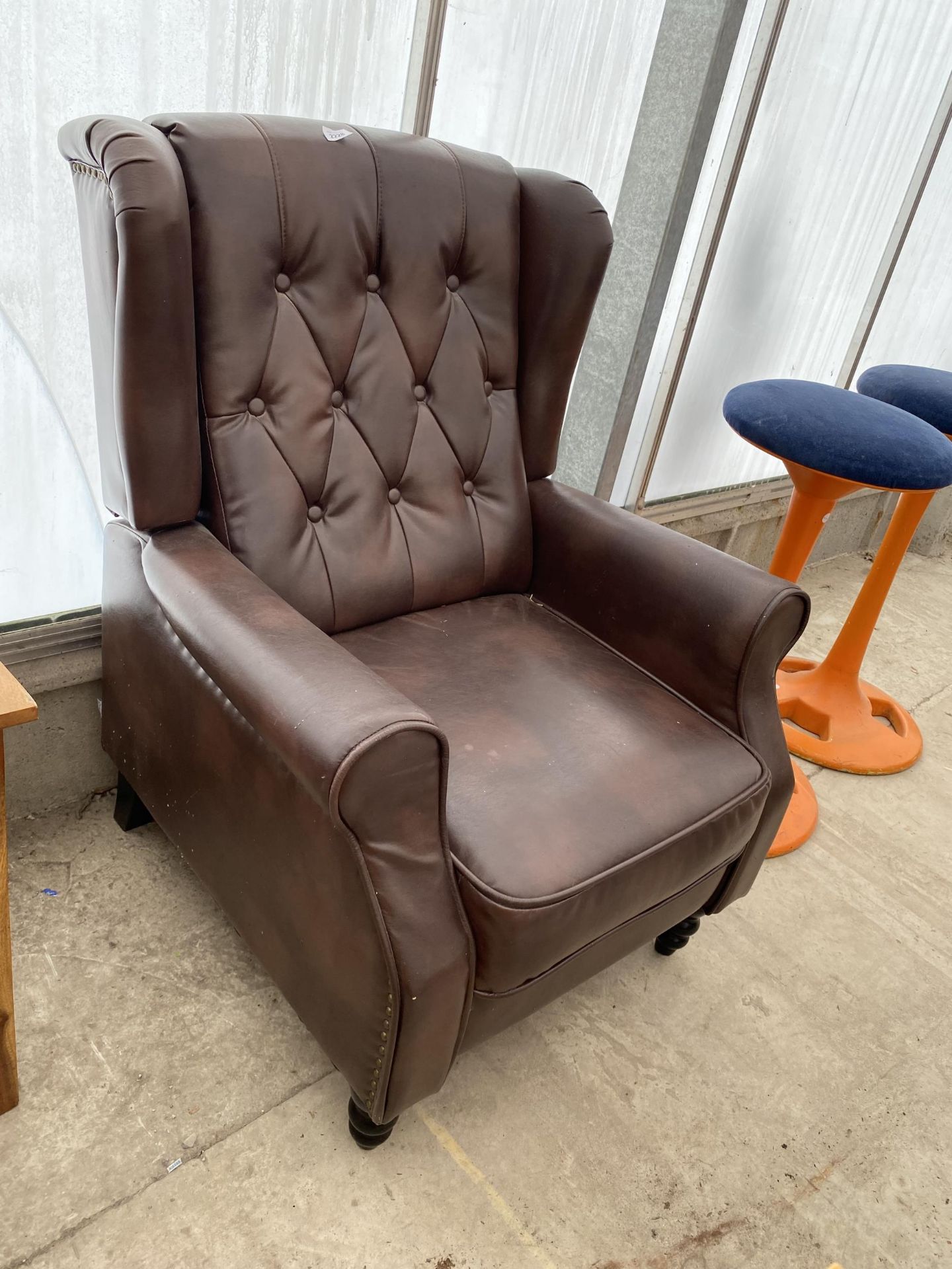 A MODERN 'MORE4HOMES' FAUX LEATHER RECLINING CHAIR - Image 2 of 2