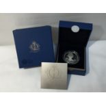 A UNITED KINGDOM ROYAL MINT 2012 “THE QUEEN’S DIAMOND JUBILEE” £5 SILVER PROOF COIN, BOXED WITH COA