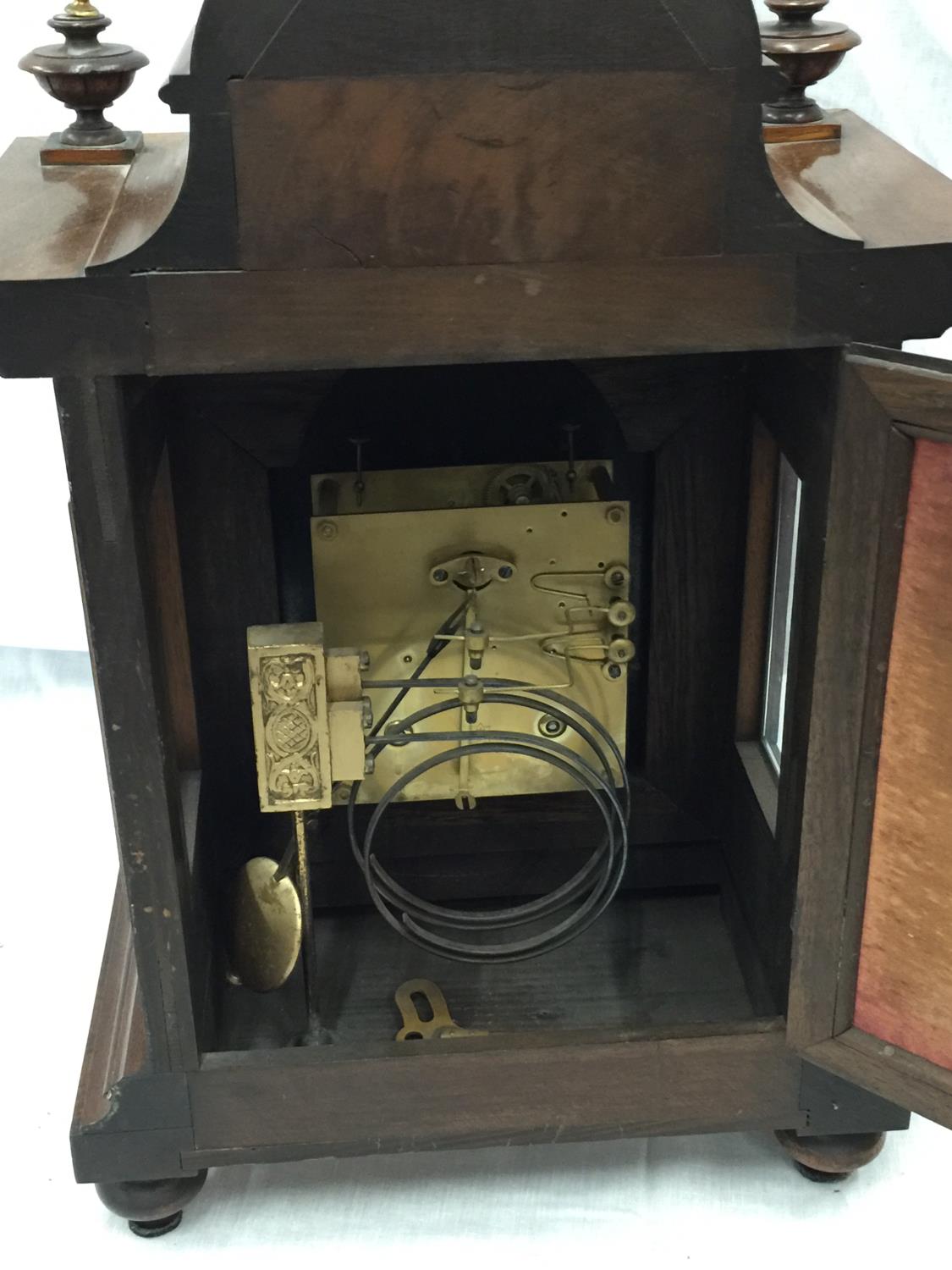 A 19TH CENTURY MAHOGANY CASED BRACKET CLOCK WITH FULL BRASS DIAL AND SILVER CHAPTER RING ORMOLA - Image 10 of 12